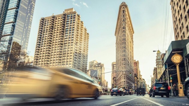 Das dreieckige Flatiron Building gehört zu den beliebtesten Sehenswürdigkeiten von New York. (Bild: nadirco - stock.adobe.com)