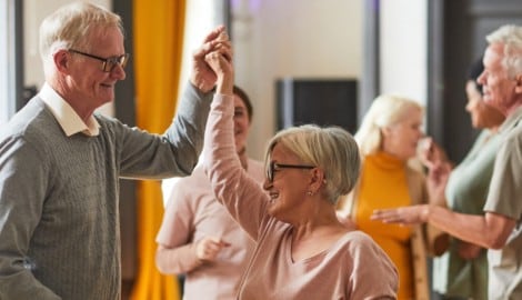 Bei der Geburtstagsfeier einer 60-Jährigen in Paris ist der Fußboden eingebrochen (Symbolbild).