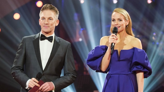 Die „Dancing Stars“-Moderatoren Andi Knoll und Mirjam Weichselbraun (Bild: ORF)