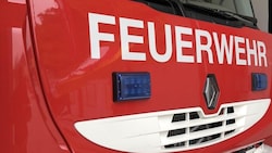 Mit schwerem Atemschutz rückten Feuerwehrleute zur Brandbekämpfung an. (Bild: FF St. Margarethen o.T.)