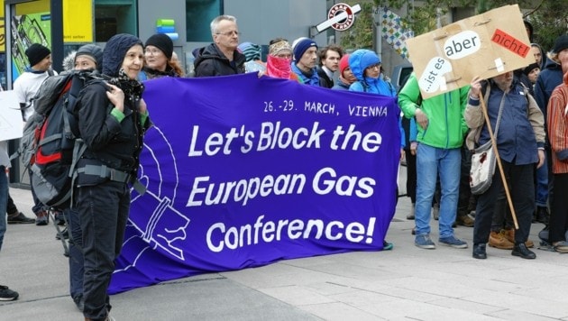 Gegen Wien-Konferenz - Anti-Gas-Protest: Brücke Blockiert, Donau ...