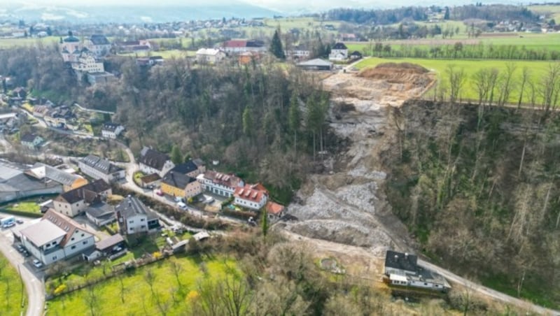 Hier ist sehr gut zu sehen, wo die Felsmassen herabstürzten. (Bild: Wenzel Markus)