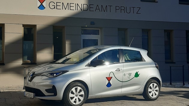 Mit den zwei „e-Go Prutz“ realisierte die Gemeinde das erste E-Carsharing im Bezirk. (Bild: KEM)