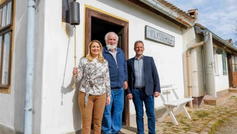 Josef „Bepo“ Haubenwallner (Mitte) begrüßte Landesrätin Daniela Winkler und Patrick Hierner im Museum. (Bild: zVg)