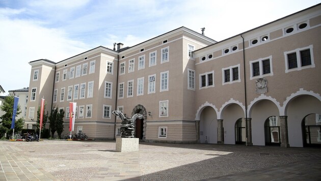 Im Chiemseehof ist der Sitz des Salzburger Landtags. Derzeit sind fünf Parteien vertreten. (Bild: Tröster Andreas)