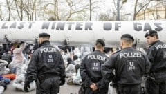 2023 kam es bei Protesten gegen die Gaskonferenz zur Eskalation. (Bild: APA/TOBIAS STEINMAURER)