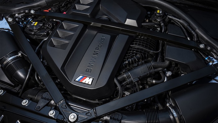 Der Dreiliter-Sechszylinder des BMW M2 leistet 460 PS. Hier gut zu sehen sind die vorderen ...