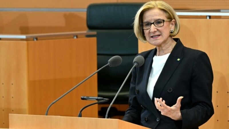 Niederösterreichs Landeshauptfrau Johanna Mikl-Leitner (Bild: APA/HELMUT FOHRINGER)