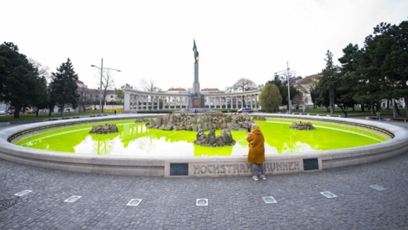 Das eingebrachte Mittel dürfte sich im geschlossenen Kreislauf wohl nicht sonderlich gut von selbst abbauen. (Bild: APA/EVA MANHART)