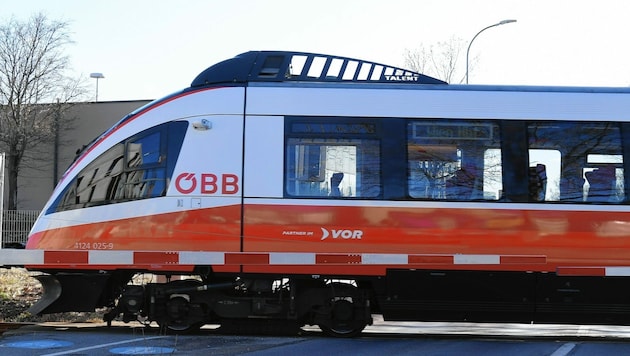 Trotz Ticket erhielt eine Pensionistin aus der Steiermark im Zug eine Fahrgeldnachforderung der ÖBB. Wegen eines Kugelschreibers. (Bild: Huber Patrick)