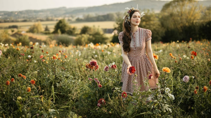 Machen Lust auf einen Tag am Land: die Kreationen von Lena Hoschek. (Bild: Aida Dapo/@iddavanmunster)