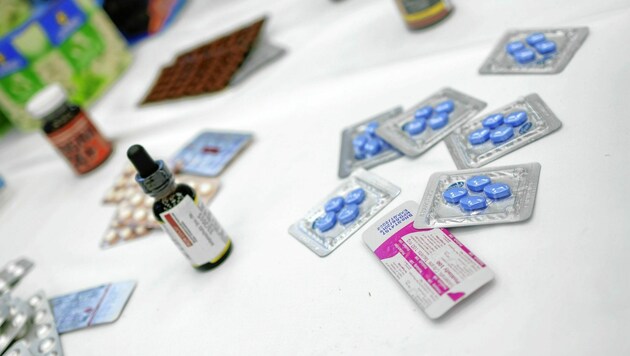 Aufgriffe gefälschter Medikamente gehen derzeit durch die Decke. (Bild: BMF)