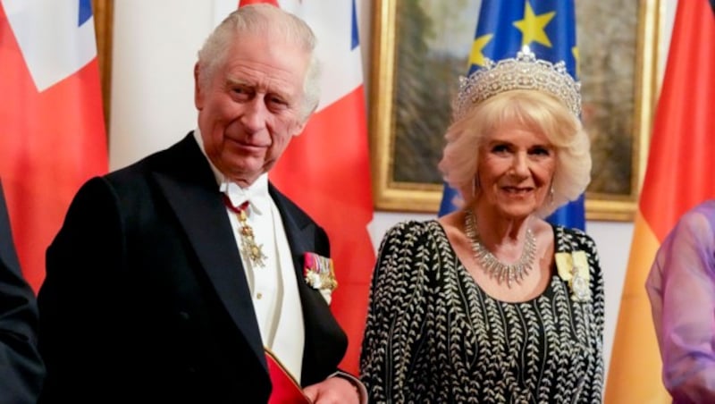 König Charles mit Königsgemahlin Camilla beim Staatsbankett in Schloss Bellevue in Berlin (Bild: APA/AP Photo/Matthias Schrader, Pool)