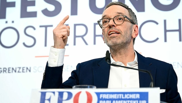 Bargeld in Verfassung verankern? FPÖ-Chef Herbert Kickl fordert einen Sonder-Nationalrat. (Bild: APA/Helmut Fohringer)