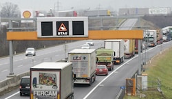 Tirol ist vom Lkw-Verkehr besonders geplagt (Bild: Bildagentur Mühlanger )