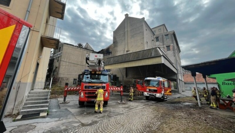 Die Aufräumarbeiten nach dem Brand dauerten bis Sonntag. (Bild: Jauschowetz Christian)