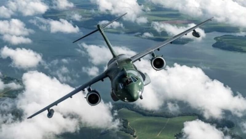 Eine neue C-390 des brasilianischen Herstellers Embraer (Bild: Embraer)