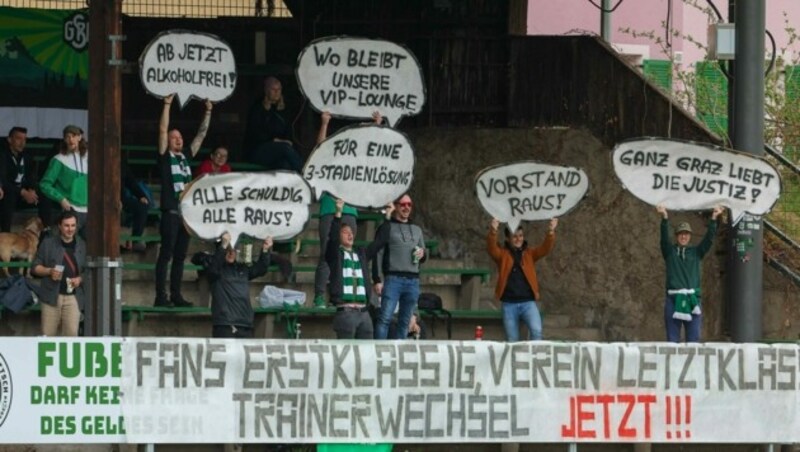 Die Fans haben ihre eigene Meinung zum leidigen Stadion-Thema in Graz kundgetan. (Bild: Richard Purgstaller)