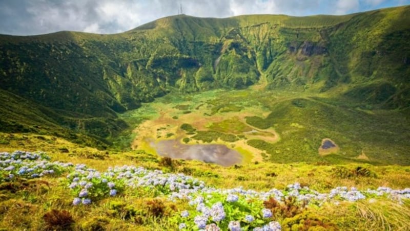 Die Wanderung entlang der Caldeira ist ein besonderes Highlight. (Bild: Andrea Zanchi Photography, stock.adobe.com)