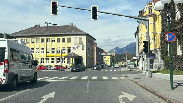 Vor der BH Spittal wird ein Kreisverkehr entstehen (Bild: Elisa Aschbacher)