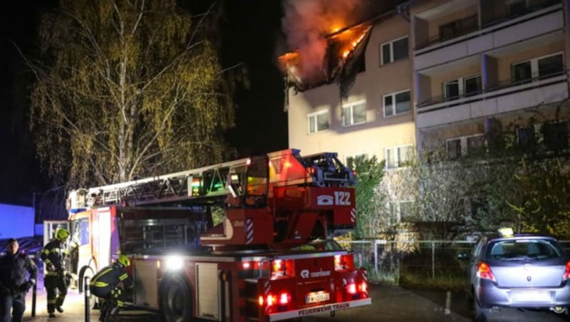 Sieben Feuerwehren waren in Ansfelden im Einsatz (Bild: laumat.at/Matthias Lauber)