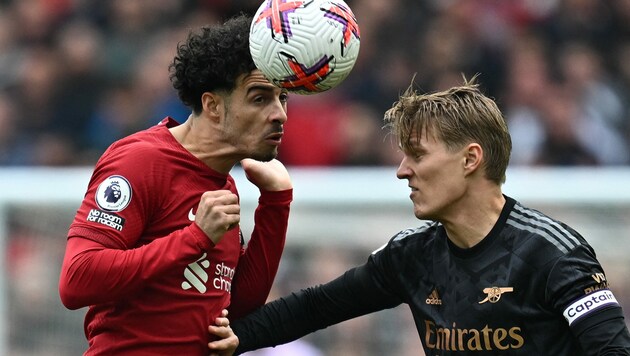 Curtis Jones (li. - Liverpool) und Martin Odegaard (Arsenal) (Bild: APA/AFP/Paul ELLIS)