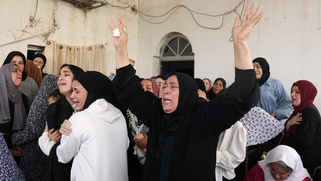 Die Familie des getöteten Jugendlichen im Westjordanland (Bild: Ahmad Gharabli/AFP)