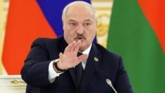 Weißrusslands Präsident Alexander Lukashenko hat in den letzten Monaten und Jahren die wirtschaftliche und militärische Kooperation mit Russland stark vertieft. (Bild: APA/AFP/SPUTNIK/Mikhail KLIMENTYEV)