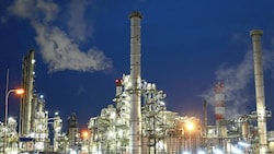 Die OMV-Raffinerie in Schwechat (Bild: Wolfgang Spitzbart)