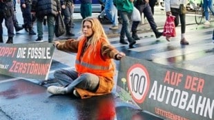 Der bekannten Klimaaktivistin Anja Windl geht es gesundheitlich nicht gut, zudem braucht sie Geld für weitere Kosten ihres Protests.  (Bild: Sepp Pail)