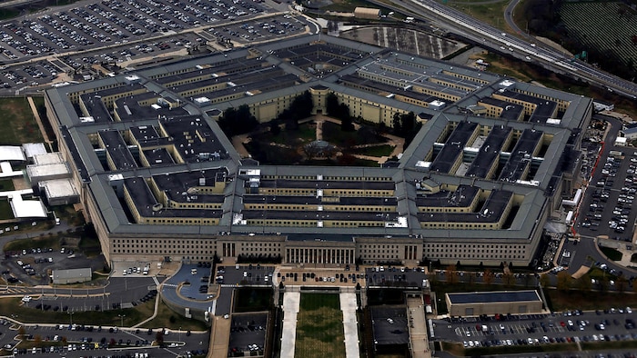 Zwischen dem Pentagon, dem Sitz des US-Verteidigungsministeriums vor den Toren Washingtons ...