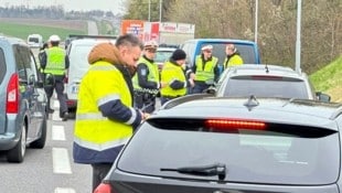 Die Polizei führt regelmäßig gezielte Kontrolle nach Drogen durch (Symbolbild). (Bild: Christian Schulter)