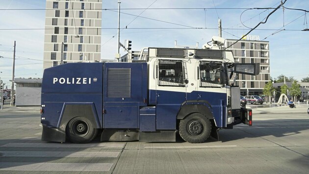 In Graz kamen die Wasserwerfer der Polizei zuletzt bei Sturms Europacup-Match gegen Feyenoord zum Einsatz. (Bild: Pail Sepp)