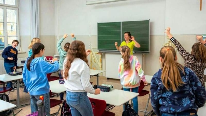 Mehrere Schulen bauen Bewegung schon in den Unterricht ein. Jetzt gibt es ein Konzept, das man flächendeckend ohne viel Geld in Österreich ausrollen könnte. (Bild: MS Egger-Lienz/Michael Kollreide)