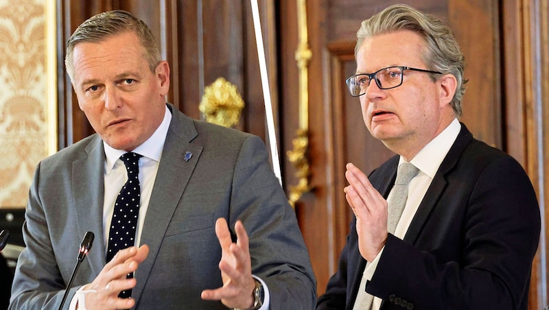 FPÖ leader Mario Kunasek (left) and Governor Christopher Drexler (ÖVP) (Bild: Christian Jauschowetz, Krone KREATIV)