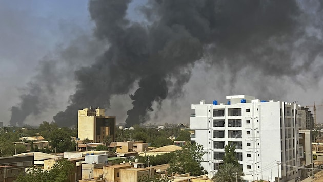 Erbitterte Kämpfe zwischen Streitkräften und einer einflussreichen paramilitärischen Gruppe im Sudan haben das nordostafrikanische Land in eine schwere Staatskrise gestürzt. (Bild: AFP)