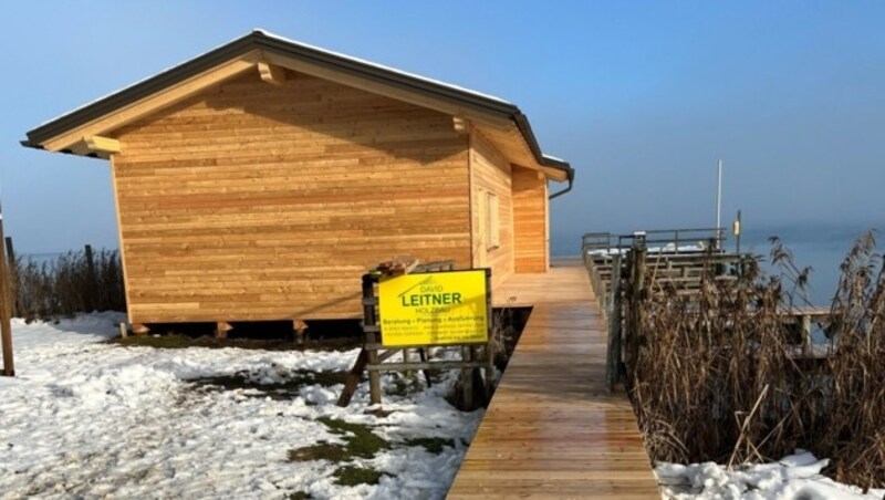 Über die Wintermonate wurde dieses neue Bootshaus im Gemeindebad Finkenstein für die Wasserrettungseinsatzstelle I/8 Faaker See im Gemeindebad Finkenstein errichtet. (Bild: Wasserrettungseinsatzstelle I/8 Faaker See)