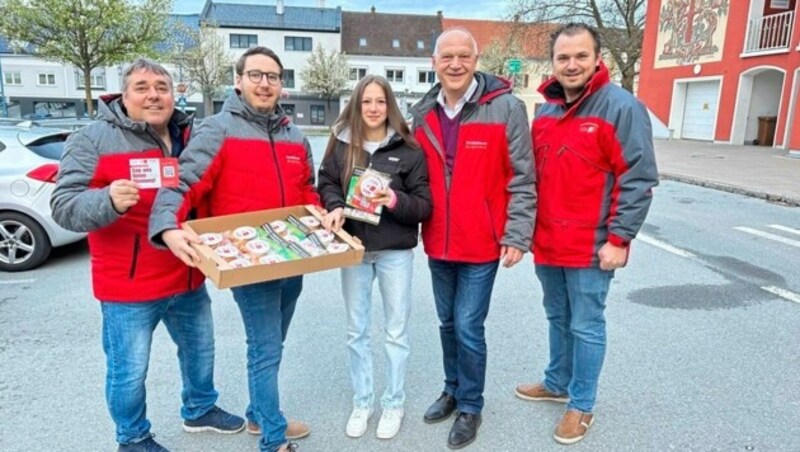 Auch in Stegersbach gab es Süßes für den Start in die Woche. (Bild: Christian schulter)