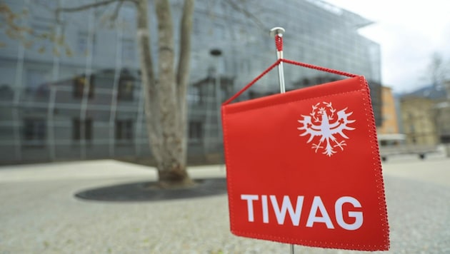 15 Seiten lang ist der Brief, den 220.000 Kunden des Tiroler Stromversorgers Tiwag zugestellt bekamen. (Bild: Birbaumer Christof)