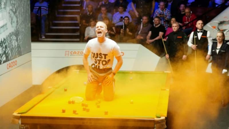 Ein Klimaaktivist hat bei der Snooker-WM für Aufregung gesorgt. (Bild: PA Wire)