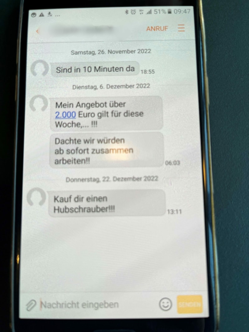 Der „Krone“ liegen zwei SMS-Auszüge vor, die die Angebote der Gebrüder Gottesheim belegen. (Bild: Krone KREATIV)