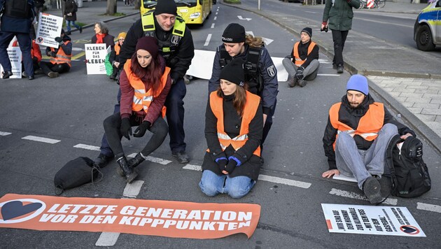 Protest der Letzten Generation in Berlin-Charlottenburg (Bild: AFP)