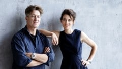 Tobias und Julia Moretti einmal gemeinsam: Sie gastieren mit Literatur und Musik bei den Salzkammergut Festwochen. (Bild: Inge Prader)