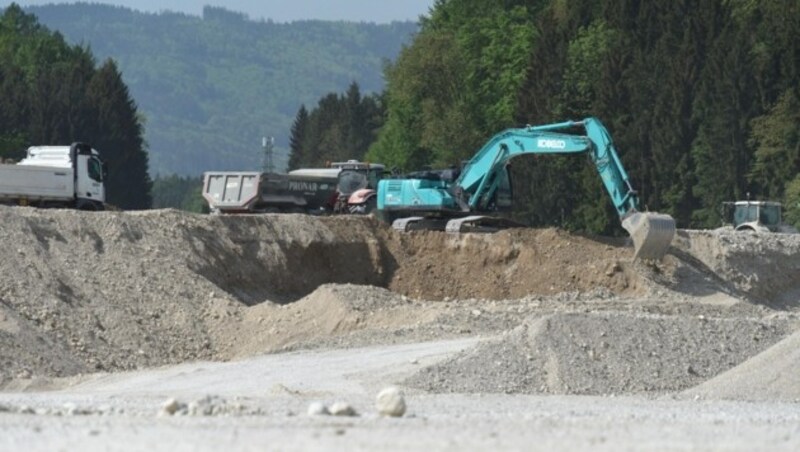 In Ohlsdorf waren es zwar nicht Äcker, sondern „nur“ 19 Hektar Wald, die einem Betriebsbaugebiet weichen mussten. Am Faktum der Versiegelung ändert das aber nichts. (Bild: Wolfgang Spitzbart)