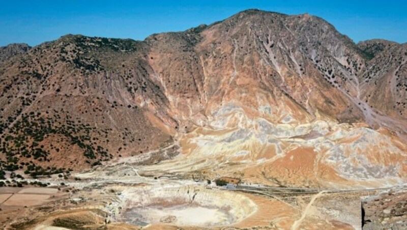 „Stefanos“ - der größte Vulkankrater auf der Insel Nisyros - hat einen Durchmesser von rund 300 Metern. (Bild: florianalbert.net)