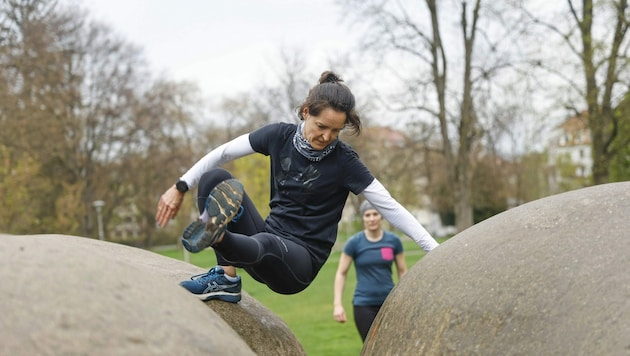 Ein Hindernis beim Grazathlon: die Murnockerl im Augarten (Bild: Erwin Scheriau / KRONE)