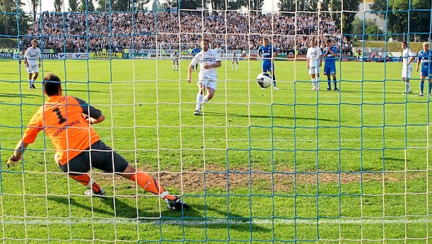 Moment für die Ewigkeit: Muratovic trifft. (Bild: GEPA pictures)