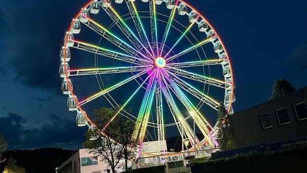 Im Sommer 2022 stand ein Riesenrad beim Klagenfurter Minimundus. Davor hatte es die Villacher unterhalten. Eine neue, riesige Attraktion soll heuer Besucher nach Spittal locken und ihnen eine einzigartige Aussicht bieten. (Bild: Rojsek-Wiedergut Uta)