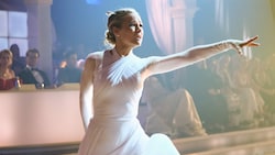 Missy May legte eine emotionale Performance aufs „Dancing Stars“-Parkett. Nach ihrem Tanz kämpfte die Sängerin mit den Tränen. (Bild: ORF)
