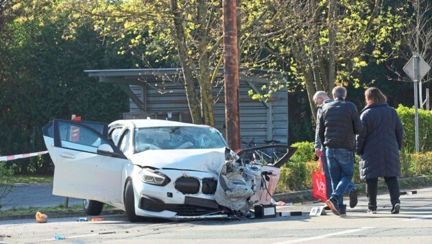 Das blieb vom BMW des mutmaßlichen Mörders nach dem tödlichen Verkehrsunfall übrig. (Bild: Christian Jauschowetz)